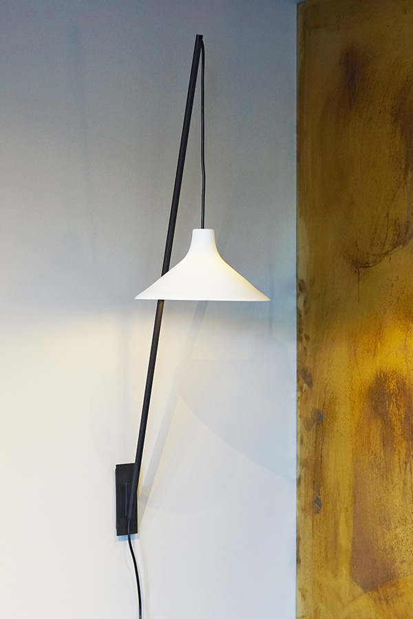  wandlamp zwart met porseleine kap